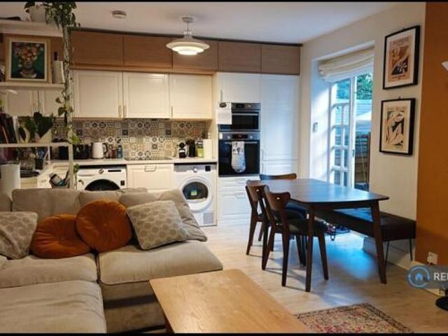 Flat for rent in Cat Hill