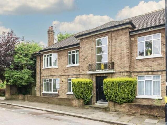 Flat for rent in Ealing, Greater London