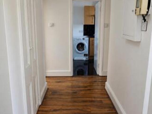 Flat for rent in Cat Hill