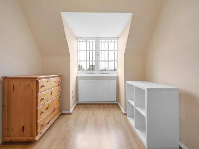 Flat for rent in Cat Hill