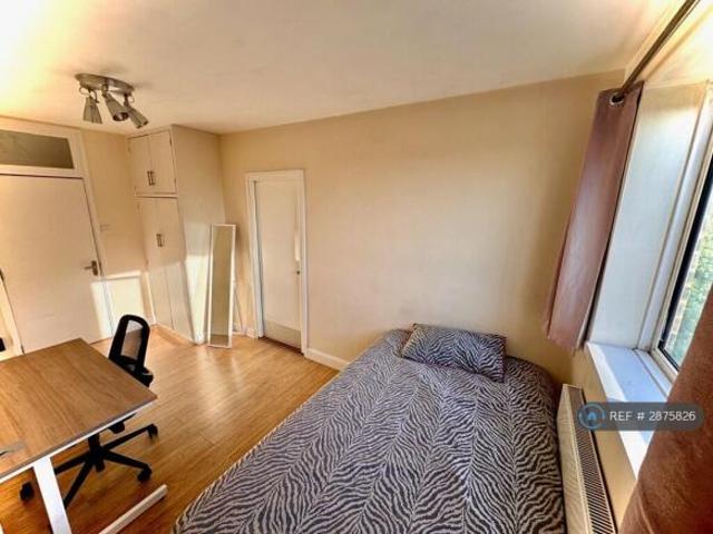 Flat for rent in Cat Hill