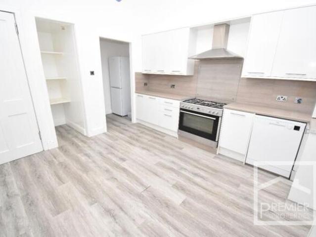 Flat for rent in Craigton, Scotland