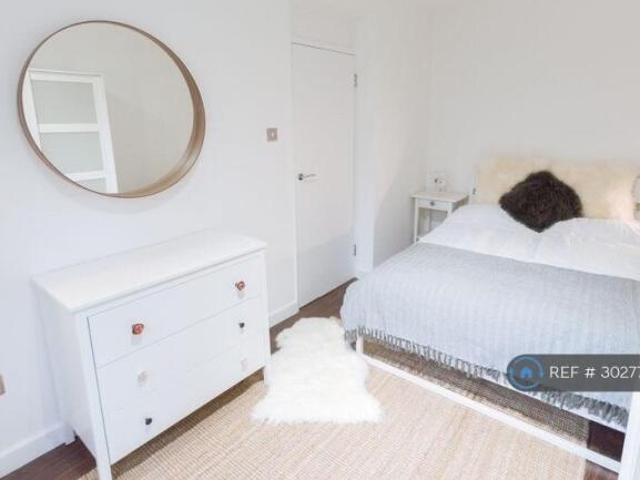 Flat for rent in Cat Hill