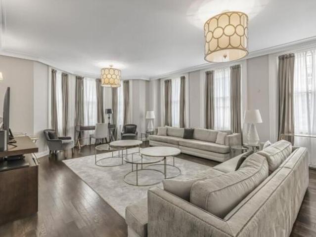 Flat for rent in Kensington, Greater London