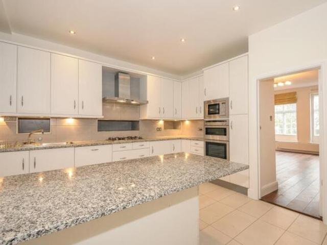 Flat for rent in Cat Hill