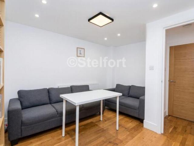 Flat for rent in Cat Hill