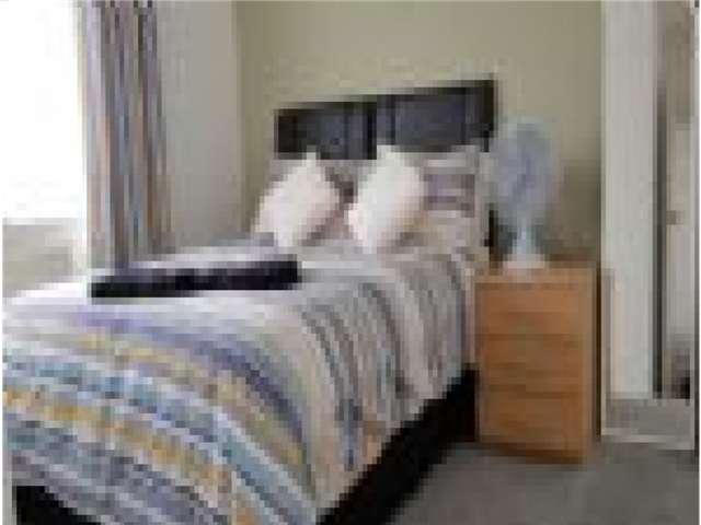 Apartment for rent in Stanwell, Spelthorne