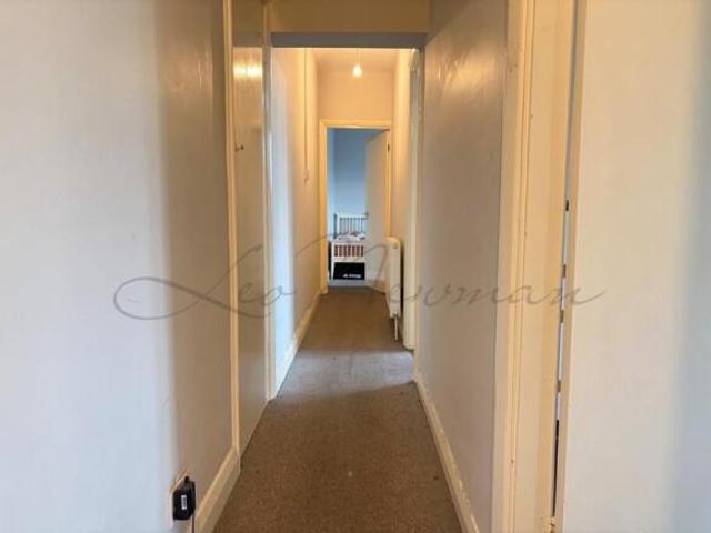 Flat for rent in Cat Hill