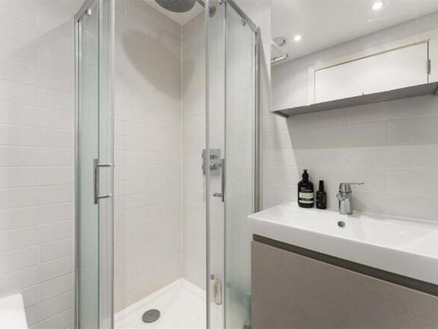 Flat for rent in Stamford Hill, Greater London