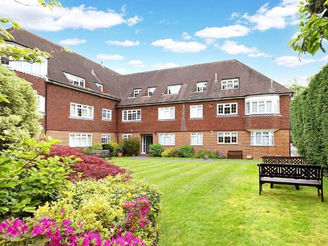 Flat for sale in Beaconsfield, Penn Bottom