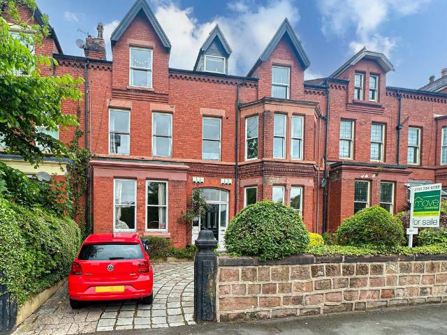 Flat for sale in Calderstones