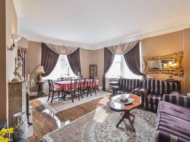 Flat for sale in Brompton, Greater London