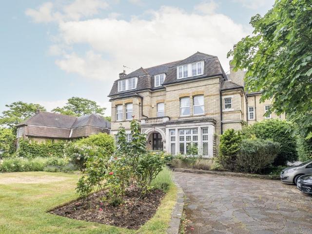 Flat for sale in Putney, Greater London