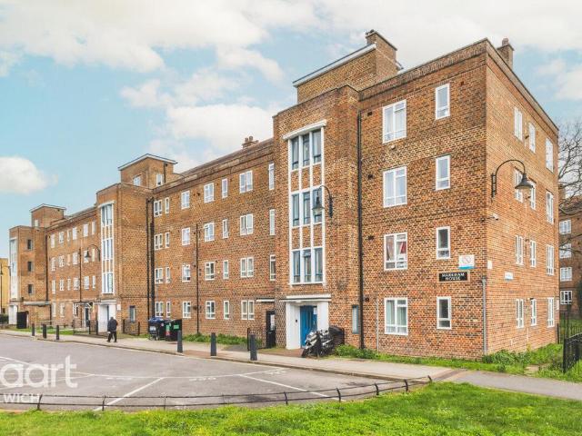 Flat for sale in Dulwich, Greater London