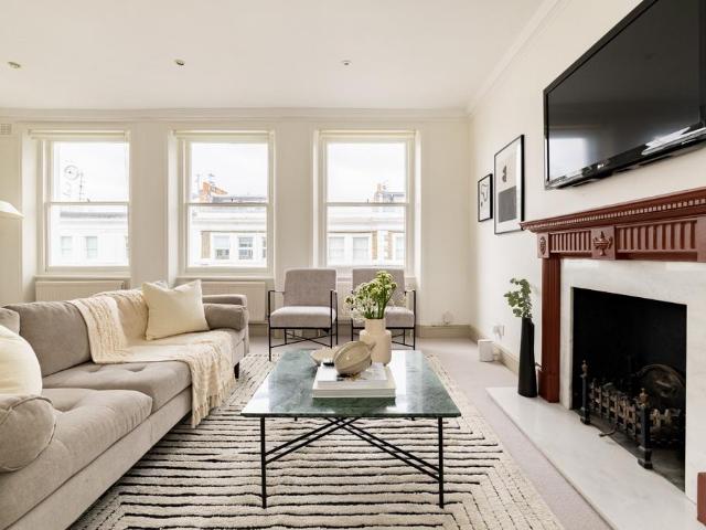 Flat for sale in West Kensington, Greater London