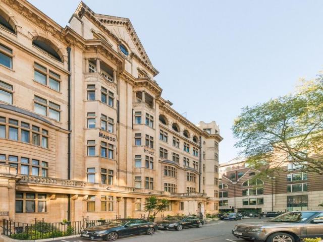 Flat for sale in City of Westminster, Greater London