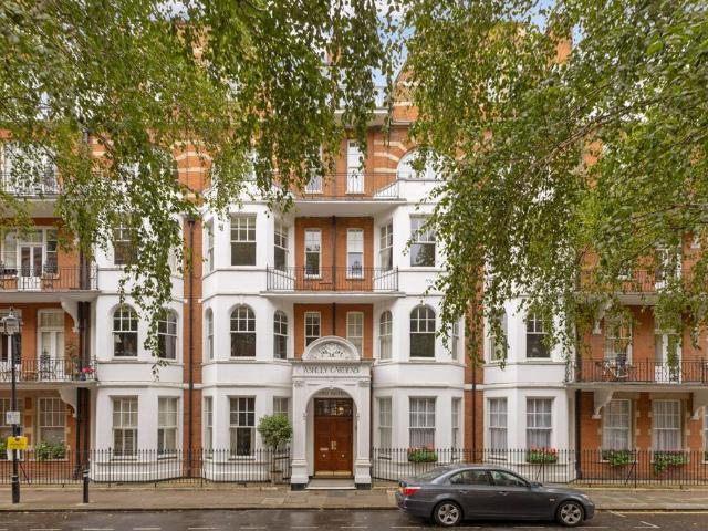 Flat for sale in Westminster, Victoria