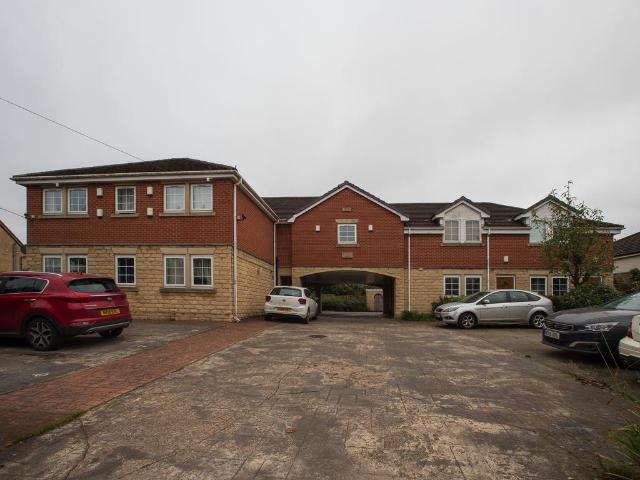 Flat for sale in West Ardsley, Tingley