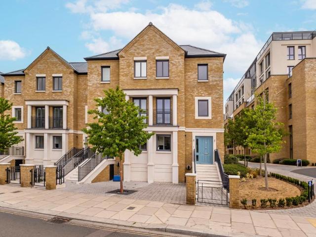 House for sale in Hampton Wick, Greater London