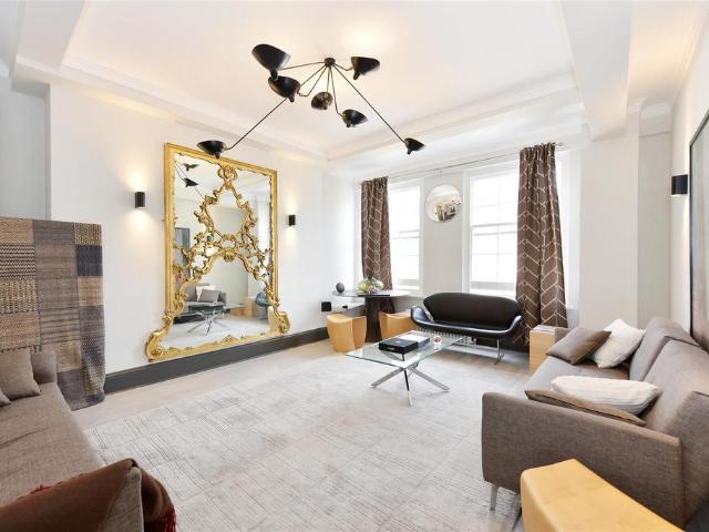Flat for sale in Marylebone, Greater London