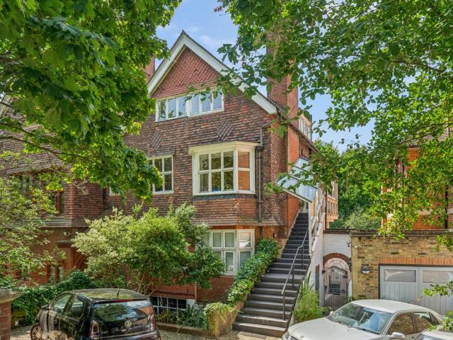 Flat for sale in North End, West Hampstead