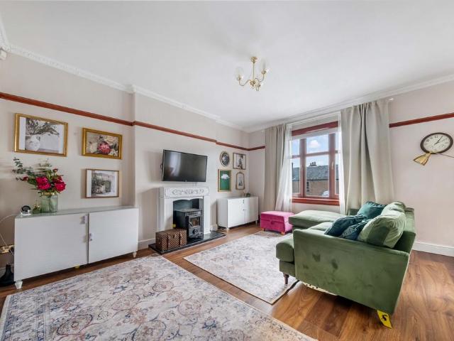 Flat for sale in Invergowrie, Scotland
