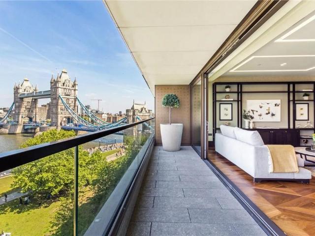 Flat for sale in Bermondsey, Greater London