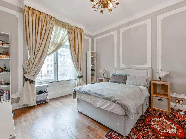 Flat for sale in Marylebone, Greater London