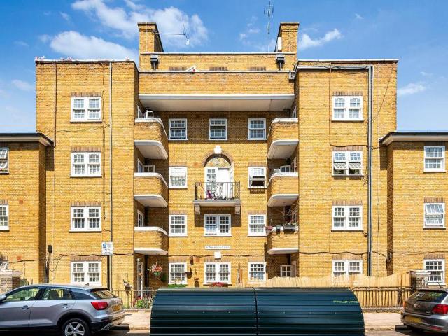 Flat for sale in Saint Pancras, Greater London