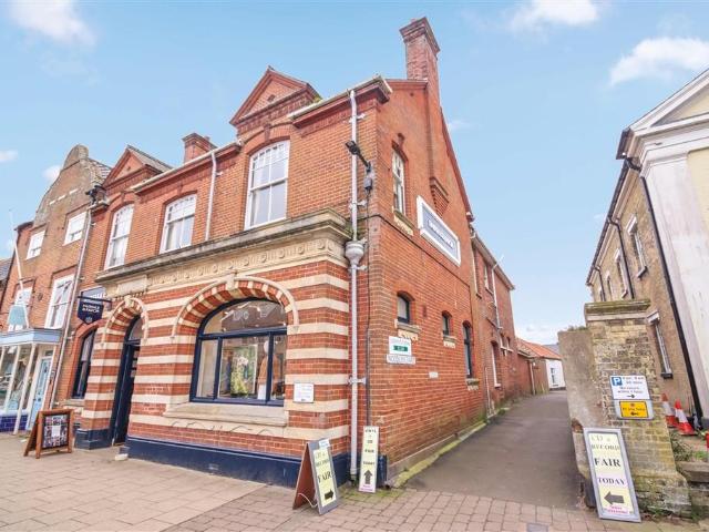 Flat for sale in Eastbridge, Suffolk