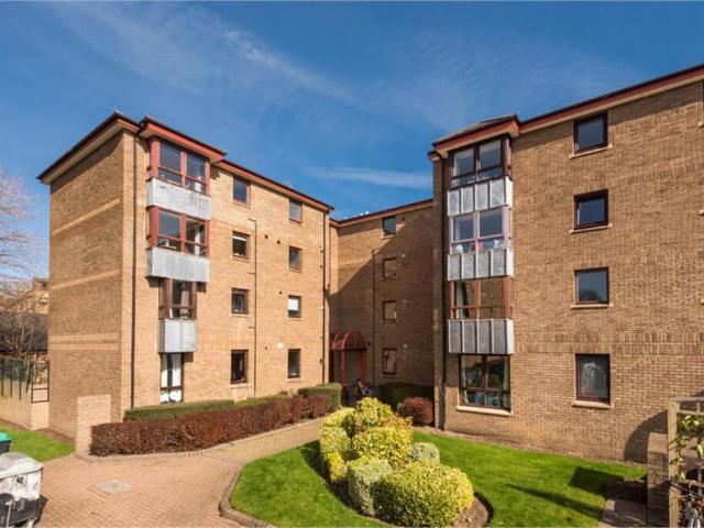Flat for sale in Sciennes, Scotland