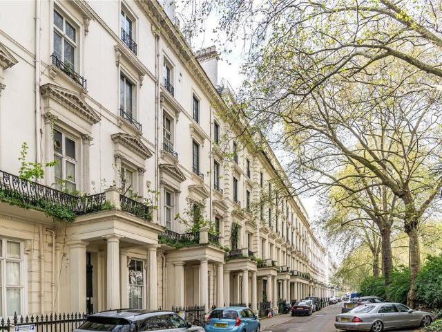 Flat for sale in Paddington, Greater London