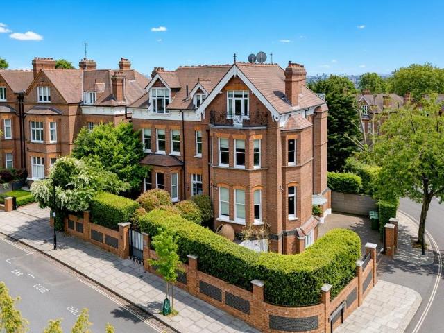 Flat for sale in North End, West Hampstead