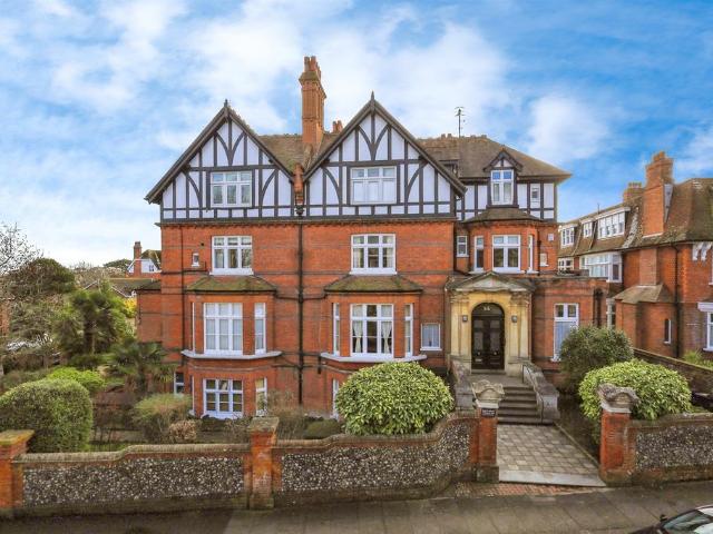 Flat for sale in Eastbourne, East Sussex