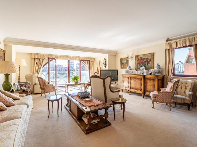 Flat for sale in Sands End, Greater London