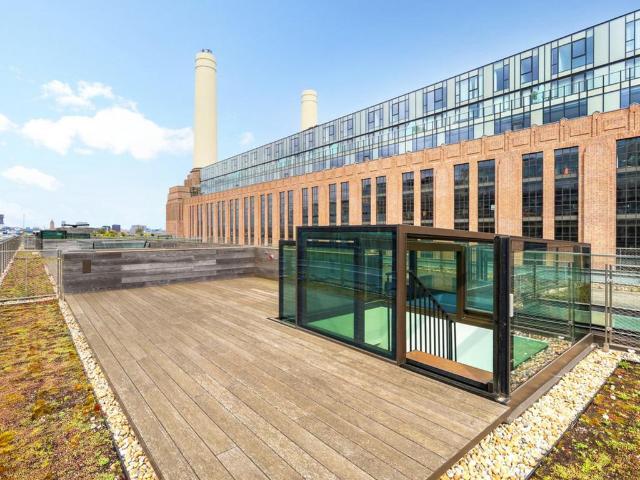 Flat for sale in Nine Elms, Greater London
