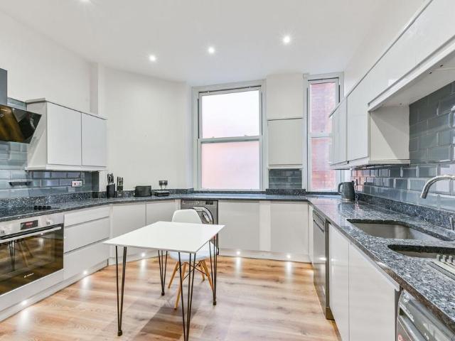 Flat for sale in City of Westminster, Greater London