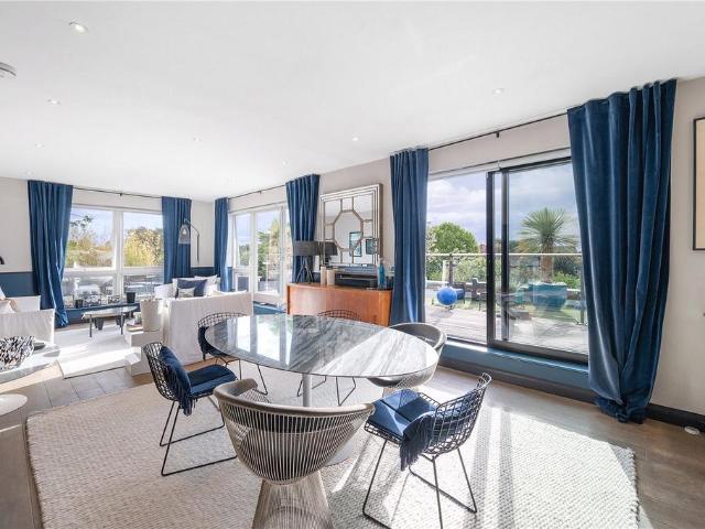 Flat for sale in Sands End, Greater London
