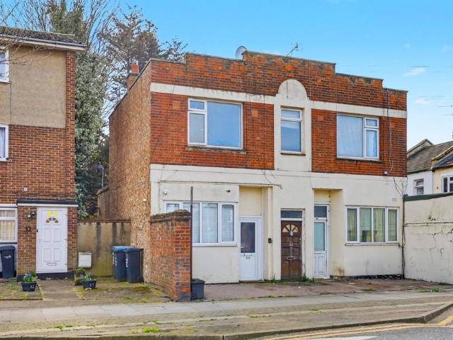 Flat for sale in Upper Edmonton, Edmonton