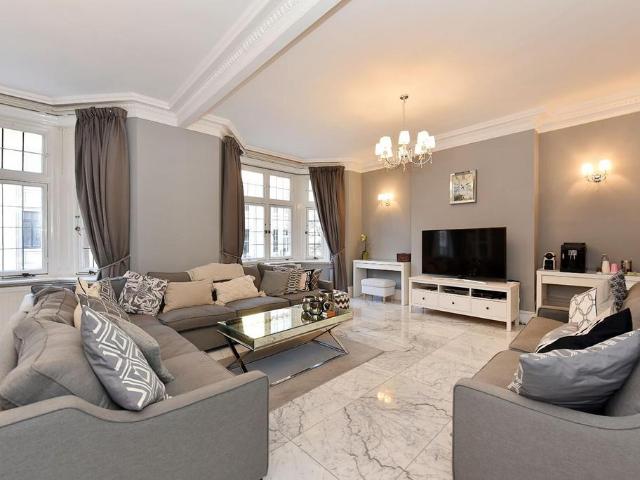 Flat for sale in East Marylebone, Marylebone