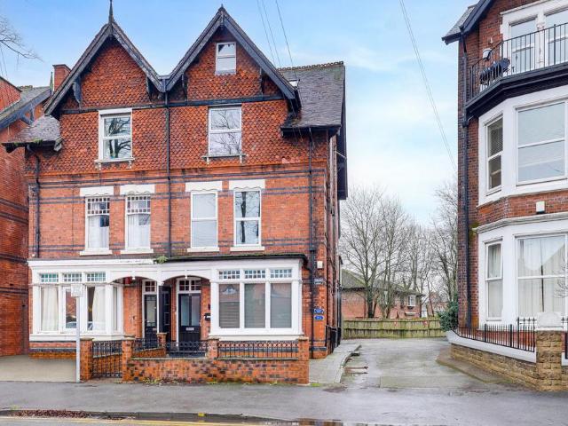 Flat for sale in Abbey Park, Barton In Fabis