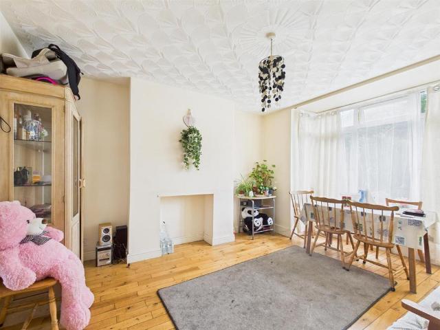 Flat for sale in Fenside, Boston