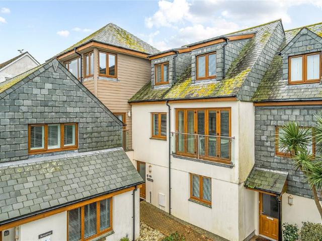Flat for sale in Port Gaverne