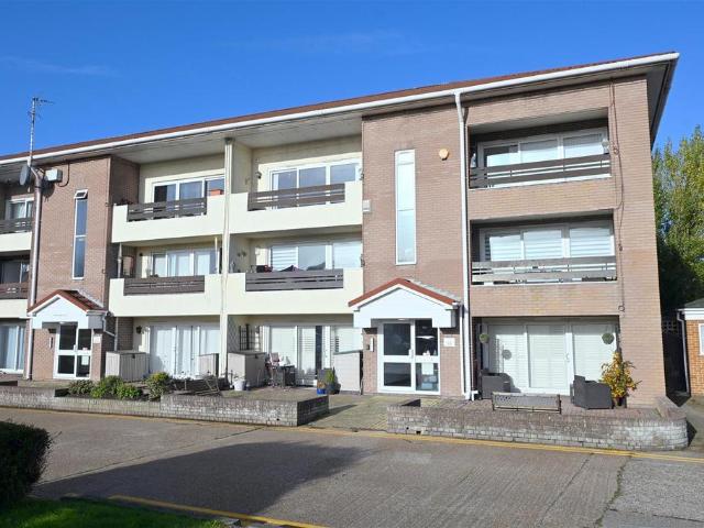 Flat for sale in Kings Park Estate, Eastbourne