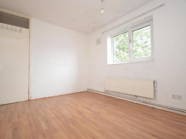 Flat for sale in West Ham, Greater London
