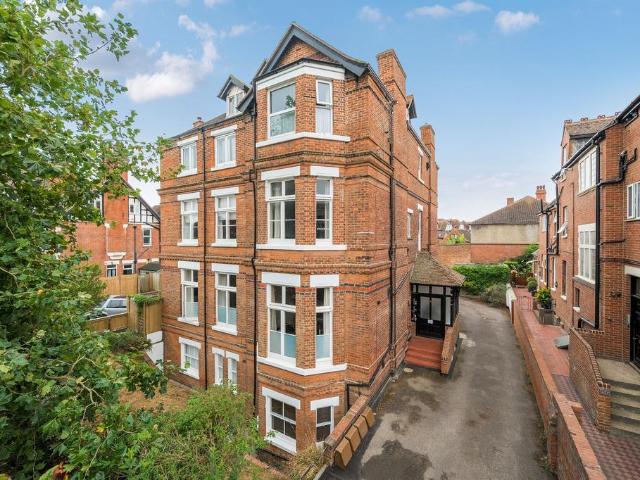 Flat for sale in Folkestone