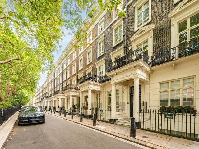 Flat for sale in City of Westminster, Greater London