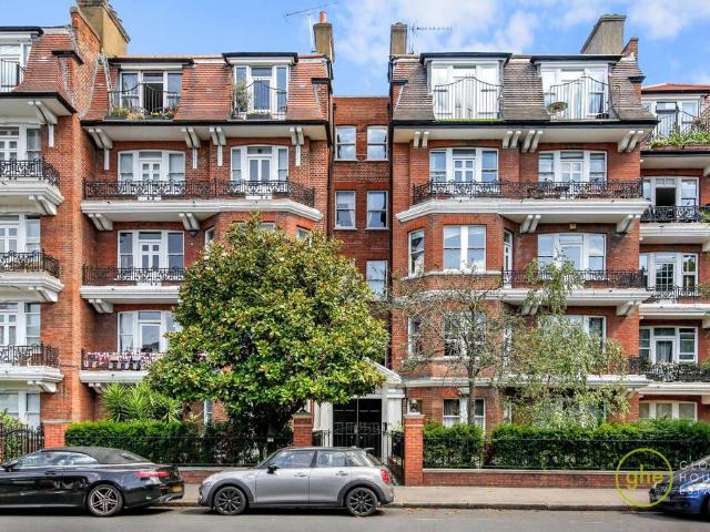 Flat for sale in Brompton, Greater London