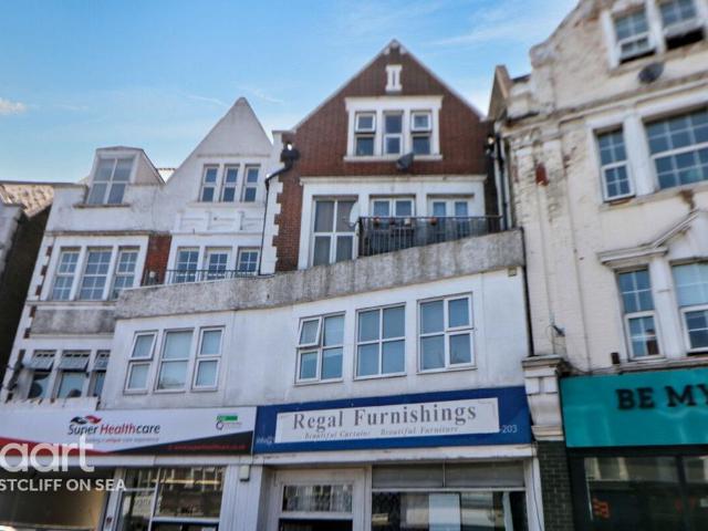 Flat for sale in Westcliff-on-sea, Milton