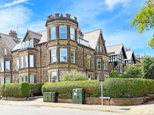 Flat for sale in Harlow, Harrogate